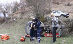 Bolu'da devrilen traktörün altında kalan sürücü yaşamını yitirdi