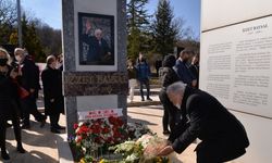 Bolu'da hayırsever İzzet Baysal mezarı başında anıldı