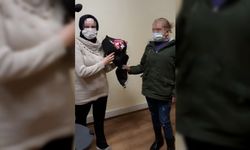 Düzce'de sosyal medyada tartışan iki kadın bir buket çiçekle uzlaştı