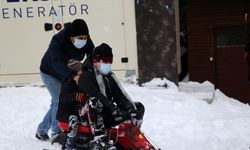 Ilgaz Dağı Kayak Merkezi'nde hafta sonu yoğunluğu yaşanıyor