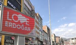 Karabük'te "Love Erdoğan" görseli LED ekranlara yansıtıldı