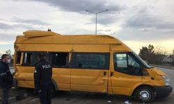 Samsun'da minibüs ile kamyonet çarpıştı: 3 yaralı