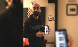 Samsun'da müzik öğretmeni öğrencilerine sanal enstrümanlarla ders veriyor