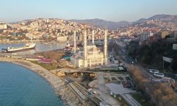 Uzun Mehmet Camisi ibadete açılacağı günü bekliyor