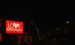 Zonguldak'ta LED ekranlara "Love Erdoğan" görseli yansıtıldı