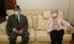 93 yaşındaki Kore gazisi 67 yıl sonra madalyasına kavuştu