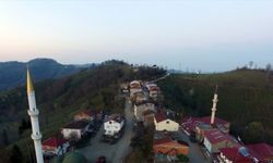 Aynı cadde üzerinde 1 dakika arayla iftar yapıyorlar