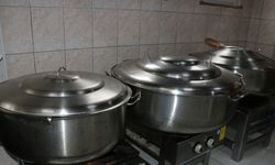 Göynük'te ramazanda ihtiyaç sahibi 380 haneye sıcak yemek veriliyor