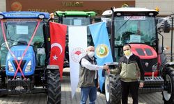Karabük'te ORKÖY projesiyle alınan 5 traktör orman köylüsüne verildi