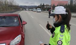 Karabük'te trafiğe Berna komiser "yön veriyor"