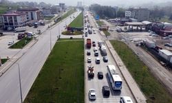 Karadeniz Sahil Yolu'nda "tam kapanma" öncesi trafik yoğunluğu arttı