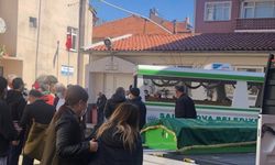 Kovid-19 nedeniyle gebeliği sonlandırılan ve hayatını kaybeden genç kadının cenazesi Zonguldak'ta defnedildi