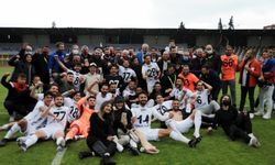 Misli.com 3. Lig'de Erbaaspor'u 3-0 mağlup eden Somaspor, 2. Lig'e yükselmeyi garantiledi
