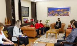 Şampiyon öğrencilerden Safranbolu Belediye Başkanı Köse'ye ziyaret