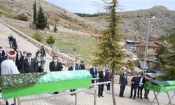 Tokat Valisi Balcı ve Belediye Başkanı Eroğlu iki kimsesiz vatandaşın cenaze namazını kıldı