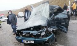 Tokat'ta 3 aracın karıştığı trafik kazasında bir kişi öldü, iki kişi yaralandı