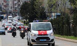 Trabzon Emniyet Müdürlüğü ekiplerinden bayram nedeniyle kortej geçişi