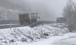Zonguldak, Karabük, Bartın ve Sakarya'nın yüksek kesimlerinde kar yağışı etkili oluyor