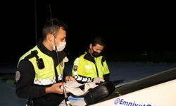 Bolu'da "dur" ihtarına uymayarak kaçan otomobilin sürücüsü akaryakıt istasyonunun tuvaletinde yakalandı