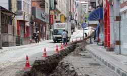 Cumhuriyet Caddesi altyapı yenileme çalışması nedeniyle trafiğe kapatıldı