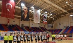 Karabük'te başlayan İşitme Engelliler Hentbol Kadınlar Türkiye Şampiyonası sürüyor