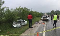 Kastamonu'da iki otomobil çarpıştı: 2 ölü, 1 yaralı