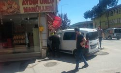 Ordu'da seyir halindeyken fenalaşınca otomobiliyle fırına çarpan sürücü yaralandı