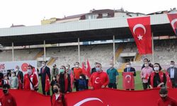 Orta ve Doğu Karadeniz'de 19.19'da İstiklal Marşı okundu