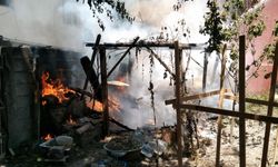 Samsun'da iki katlı ahşap evde çıkan yangın söndürüldü