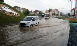 Bolu'da sağanak su baskınlarına neden oldu