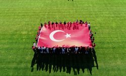 Düzce'de genç milli sporculardan A Milli Futbol Takımı'na destek