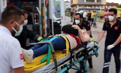 Karabük'te otomobil aydınlatma direğine çarptı: 3 yaralı