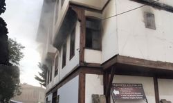 Kastamonu'da kafe olarak işletilen tarihi konakta çıkan yangın hasara yol açtı
