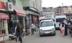 Kuzenini berberde tıraş olurken bıçakla yaralayan kadın gözaltına alındı