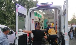 Samsun'da otomobilin aydınlatma direğine çarptığı trafik kazasında 3 kişi yaralandı