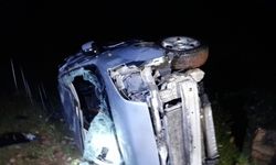 Tokat'ta hafif ticari araç devrildi: 4 yaralı