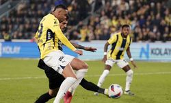 Trendyol Süper Lig: Fenerbahçe: 1 - Çaykur Rizespor: 2 (İlk yarı)