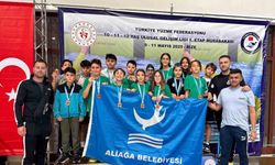 Aliağalı yüzücüler Rize’den 16 madalya ile döndü