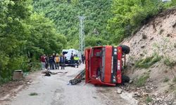 Artvin’de iş makinesi kaza yaptı: 1 ölü, 2 yaralı