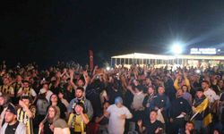 Rize’de Fenerbahçelilerden şampiyonluk kutlaması