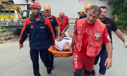 Rize’de dereye düşüp, takla atan 2 otomobilde; 1’i ağır 9 yaral