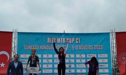 Akhisarlı sporculardan Rize’de madalya şöleni