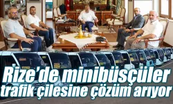 Rize’de minibüsçüler trafik çilesine çözüm arıyor