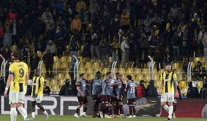Trendyol Süper Lig: Fenerbahçe: 0 - Trabzonspor: 1 (İlk yarı)