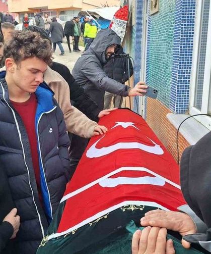 Çığ felaketinde hayatını kaybeden milli sporcu Emre Yazgan’a memleketi Trabzon’da son veda