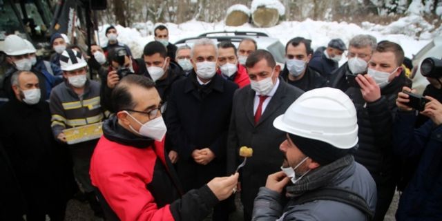 Enerji ve Tabii Kaynaklar Bakanı Dönmez, elektrik kesintileriyle ilgili Kastamonu'da konuştu:
