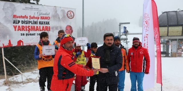 Mustafa Şahap Hancı Alp Disiplini Kayak Yarışmaları, Ilgaz Dağı'nda düzenlendi