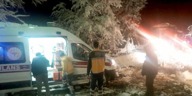 Samsun'da yolu kapanan mahallelerdeki hastalara belediyenin karla mücadele ekipleriyle ulaşıldı