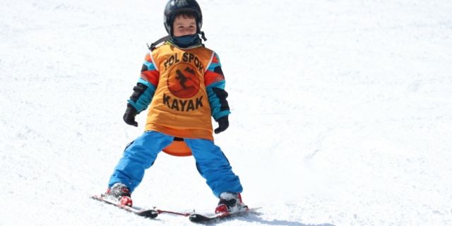 5 yaşındaki Yusuf kayak yeteneği ile dikkati çekiyor