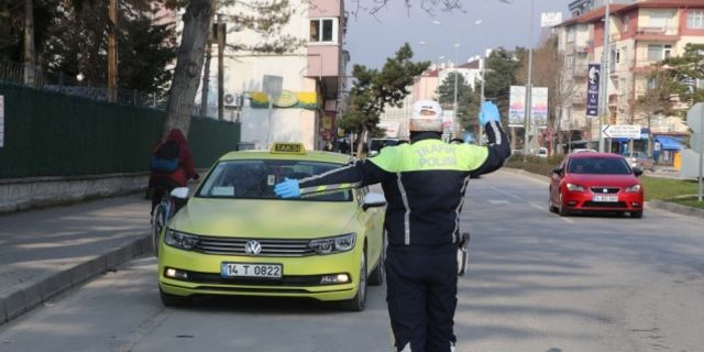 Bolu'da taksilerde Kovid-19 denetimi yapıldı